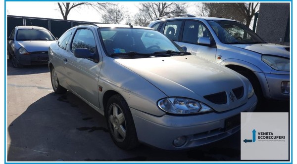 RENAULT MEGANE 1a Serie  del 2000 parti usate e ricambi - Tipo Motore K4MA7