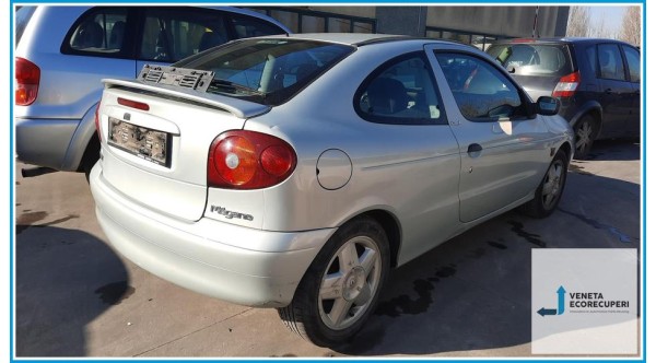 RENAULT MEGANE 1a Serie  del 2000 parti usate e ricambi - Tipo Motore K4MA7