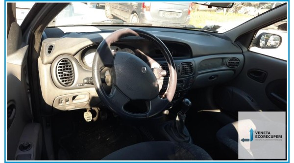 RENAULT MEGANE 1a Serie  del 2000 parti usate e ricambi - Tipo Motore K4MA7