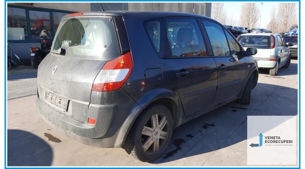 RENAULT SCENIC 2a Serie  del 2006 parti usate e ricambi - Tipo Motore K4MD8