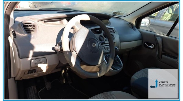 RENAULT SCENIC 2a Serie  del 2006 parti usate e ricambi - Tipo Motore K4MD8