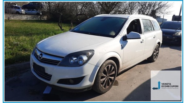 OPEL ASTRA A04 del 2010 parti usate e ricambi - Tipo Motore Z16XER