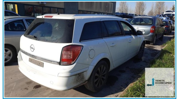 OPEL ASTRA A04 del 2010 parti usate e ricambi - Tipo Motore Z16XER