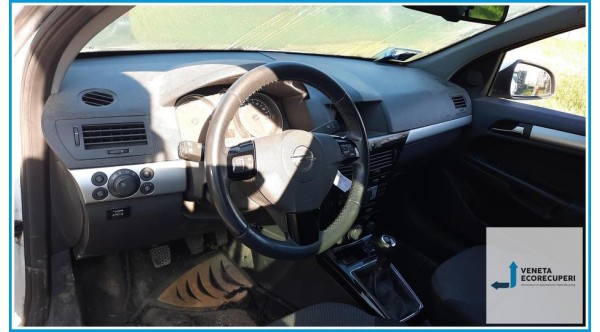 OPEL ASTRA A04 del 2010 parti usate e ricambi - Tipo Motore Z16XER