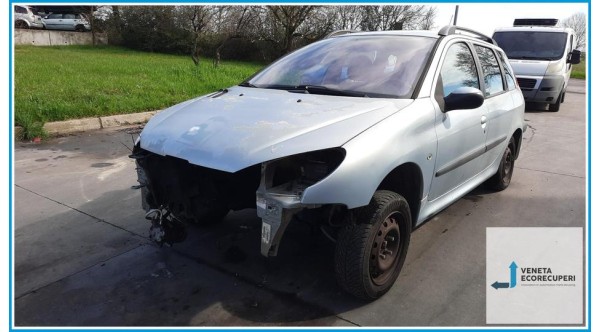 PEUGEOT 206  del 2003 parti usate e ricambi - Tipo Motore 8HX