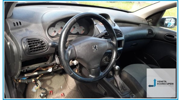 PEUGEOT 206  del 2003 parti usate e ricambi - Tipo Motore 8HX