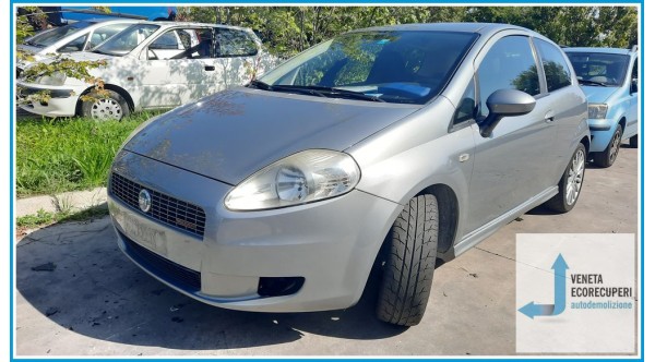 FIAT GRANDE PUNTO 2Y del 2006 parti usate e ricambi