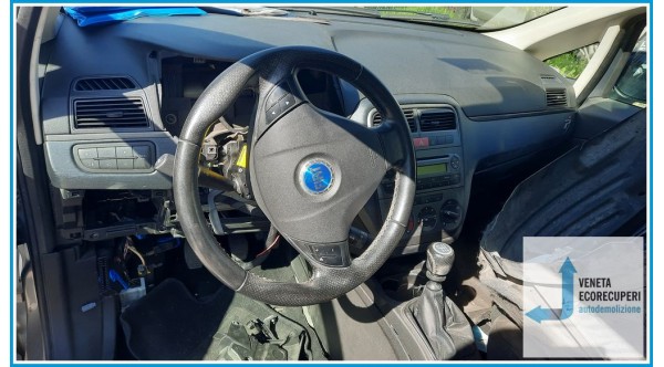FIAT GRANDE PUNTO 2Y del 2006 parti usate e ricambi