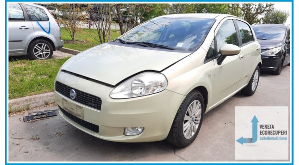 FIAT GRANDE PUNTO 2Y del 2005 parti usate e ricambi