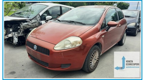 FIAT GRANDE PUNTO 2Y del 2006 parti usate e ricambi