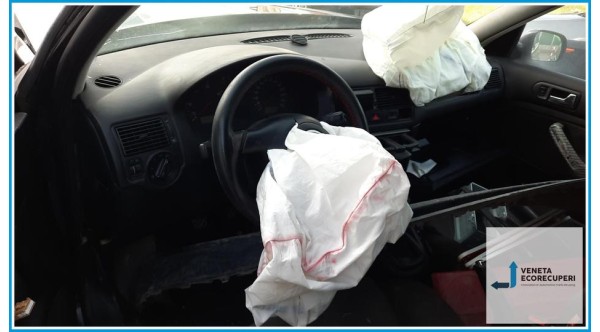 VOLKSWAGEN GOLF 1J del 2001 parti usate e ricambi - Tipo Motore ATD