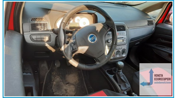 FIAT GRANDE PUNTO 2Y del 2006 parti usate e ricambi