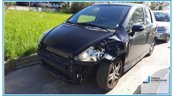 HONDA JAZZ 1a Serie  del 2005 parti usate e ricambi - Tipo Motore L13A1