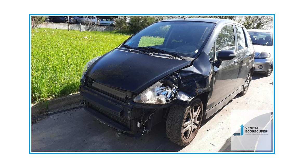 HONDA JAZZ 1a Serie  del 2005 parti usate e ricambi - Tipo Motore L13A1