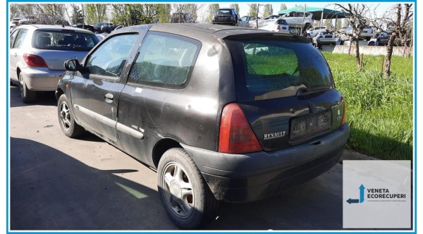 RENAULT CLIO 2a Serie  del 2000 parti usate e ricambi - Tipo Motore K7JA7