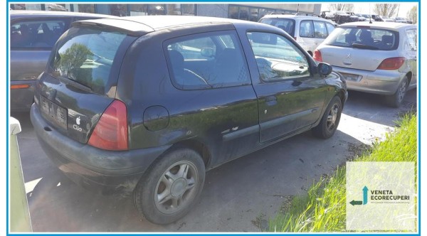 RENAULT CLIO 2a Serie  del 2000 parti usate e ricambi - Tipo Motore K7JA7