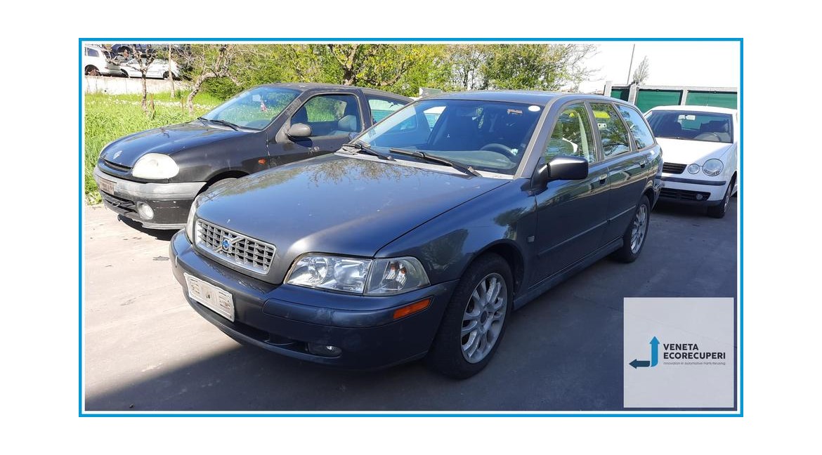 VOLVO V40  del 2004 parti usate e ricambi - Tipo Motore D4192T3