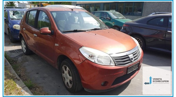 DACIA SANDERO  del 2009 parti usate e ricambi - Tipo Motore K7JA7