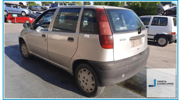 FIAT PUNTO 1a Serie  del 1998 parti usate e ricambi - Tipo Motore 176B7000