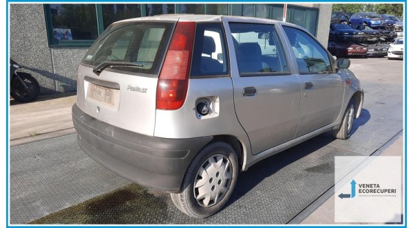 FIAT PUNTO 1a Serie  del 1998 parti usate e ricambi - Tipo Motore 176B7000