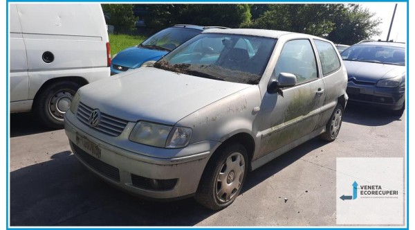 VOLKSWAGEN POLO 3a Serie  del 2000 parti usate e ricambi - Tipo Motore AKK