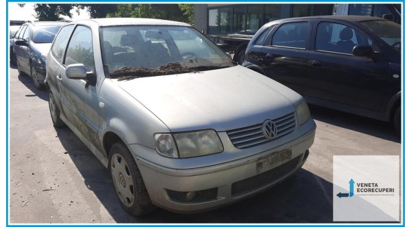 VOLKSWAGEN POLO 3a Serie  del 2000 parti usate e ricambi - Tipo Motore AKK
