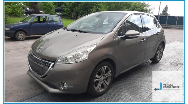 PEUGEOT 208  del 2012 parti usate e ricambi - Tipo Motore 8H01