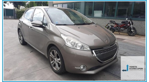 PEUGEOT 208  del 2012 parti usate e ricambi - Tipo Motore 8H01