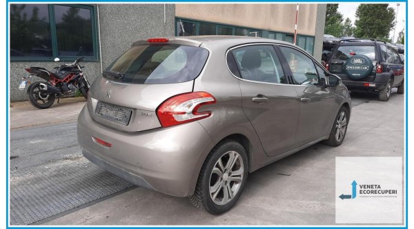 PEUGEOT 208  del 2012 parti usate e ricambi - Tipo Motore 8H01