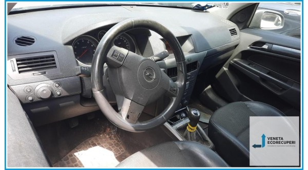 OPEL ASTRA A04 del 2004 parti usate e ricambi - Tipo Motore Z16XEP