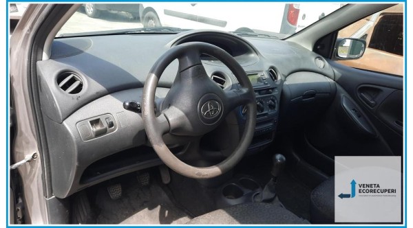 TOYOTA YARIS FRP del 2004 parti usate e ricambi - Tipo Motore 1SZFE
