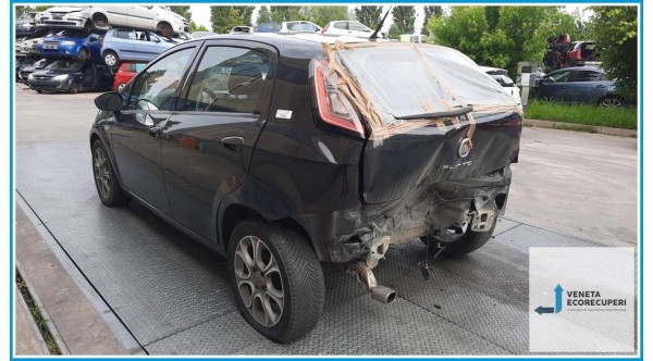 FIAT PUNTO 6U del 2013 parti usate e ricambi - Tipo Motore 199B4000