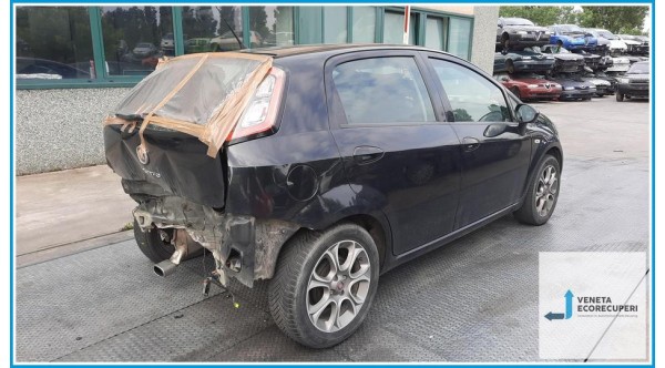 FIAT PUNTO 6U del 2013 parti usate e ricambi - Tipo Motore 199B4000