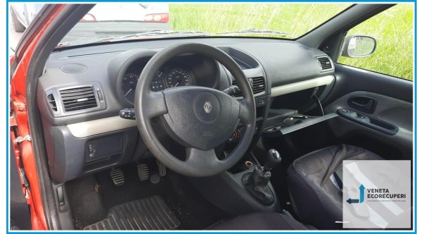 RENAULT CLIO 2a Serie  del 2003 parti usate e ricambi - Tipo Motore D7FG7