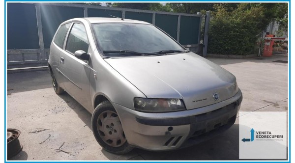 FIAT PUNTO 1N/1P del 2003 parti usate e ricambi - Tipo Motore 188A4000