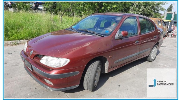 RENAULT MEGANE 1a Serie  del 1998 parti usate e ricambi - Tipo Motore K7MA7
