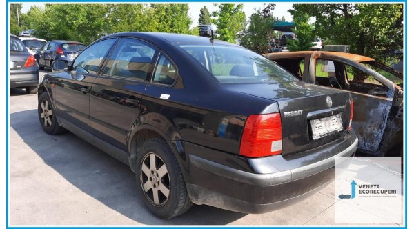 VOLKSWAGEN PASSAT 3B del 1997 parti usate e ricambi - Tipo Motore ADR