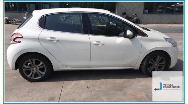 PEUGEOT 208  del 2014 parti usate e ricambi - Tipo Motore 8F02