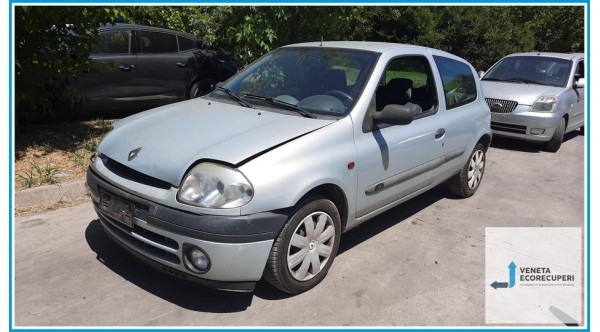 RENAULT CLIO 2a Serie  del 2000 parti usate e ricambi - Tipo Motore D7FD7