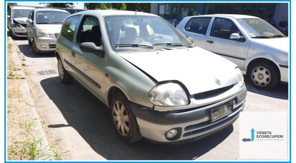 RENAULT CLIO 2a Serie  del 2000 parti usate e ricambi - Tipo Motore D7FD7