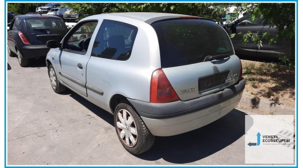 RENAULT CLIO 2a Serie  del 2000 parti usate e ricambi - Tipo Motore D7FD7
