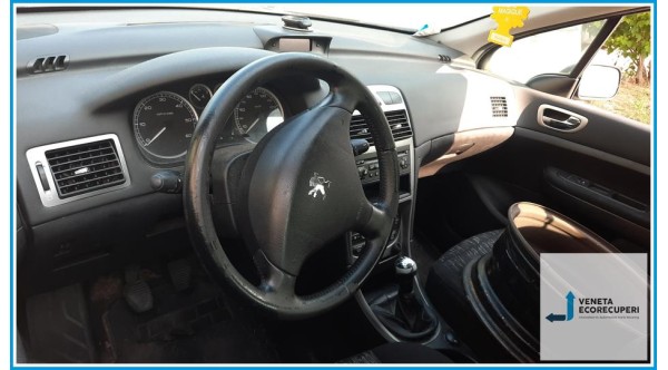 PEUGEOT 307  del 2004 parti usate e ricambi - Tipo Motore RHY