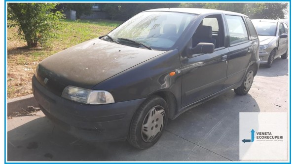 FIAT PUNTO 1a Serie  del 1998 parti usate e ricambi - Tipo Motore 176B4000