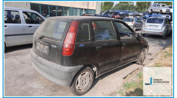 FIAT PUNTO 1a Serie  del 1998 parti usate e ricambi - Tipo Motore 176B4000
