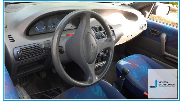 FIAT PUNTO 1a Serie  del 1998 parti usate e ricambi - Tipo Motore 176B4000