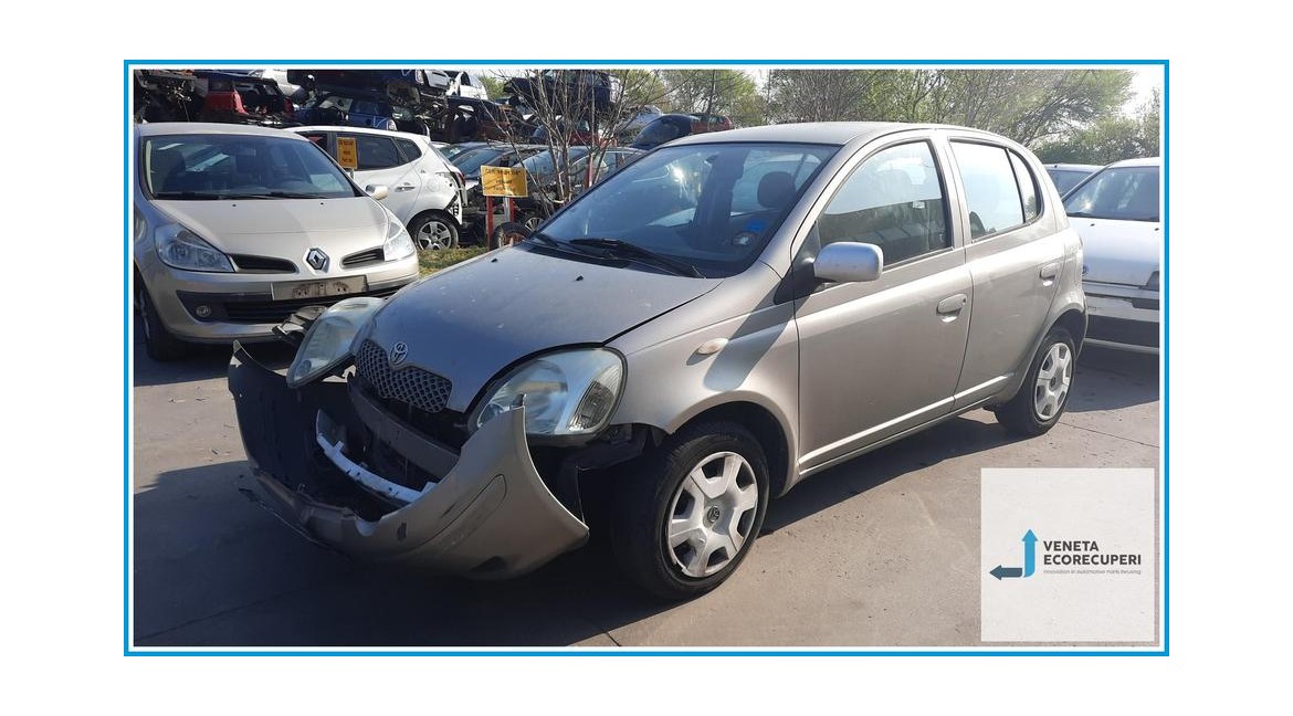 TOYOTA YARIS FRP del 2004...