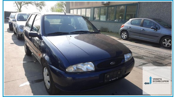 FORD FIESTA DX del 1999 parti usate e ricambi - Tipo Motore J4J