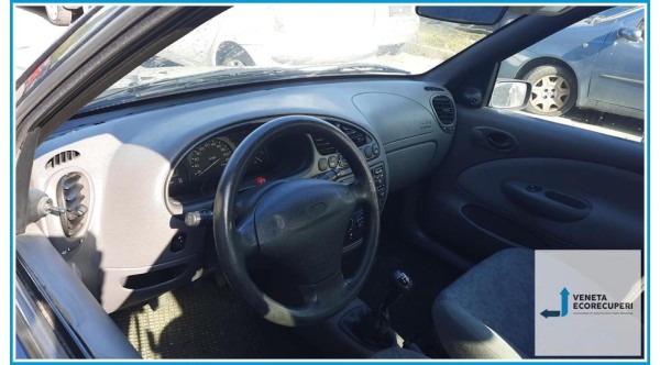 FORD FIESTA DX del 1999 parti usate e ricambi - Tipo Motore J4J
