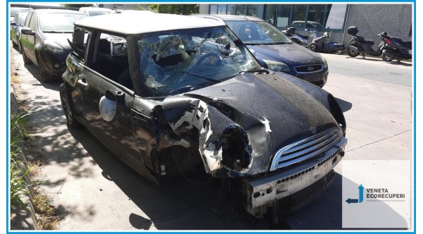 MINI MINI R50/R53 del 2004 parti usate e ricambi - Tipo Motore 1ND