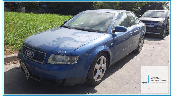 AUDI A4 8E del 2001 parti usate e ricambi - Tipo Motore AKE